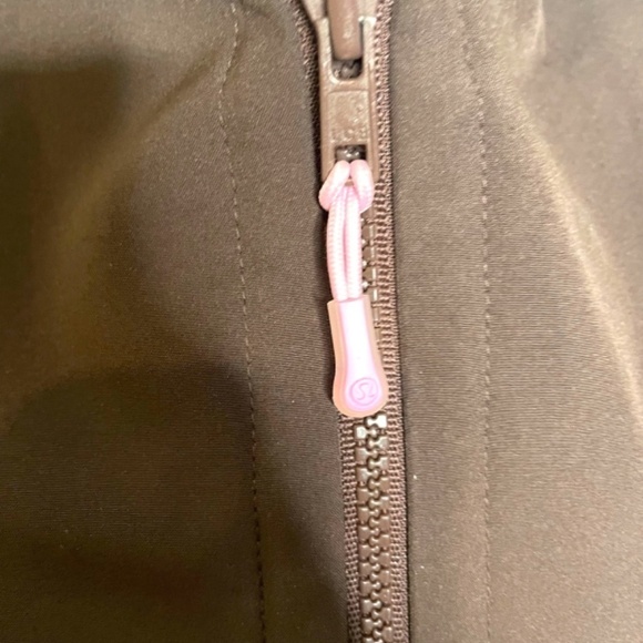 Lululemon Apres Yoga Rain Coat Jacket  🤍 - Picture 9 of 14